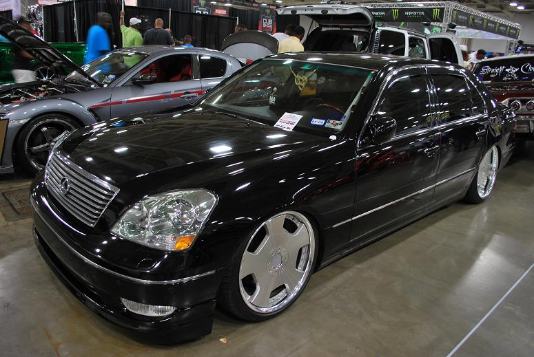 http://www.clublexus.com/gallery/data//500/DUB_car_show1.JPG