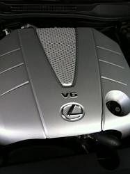 FS: IS350's engine cover (cracked)-photo.jpg