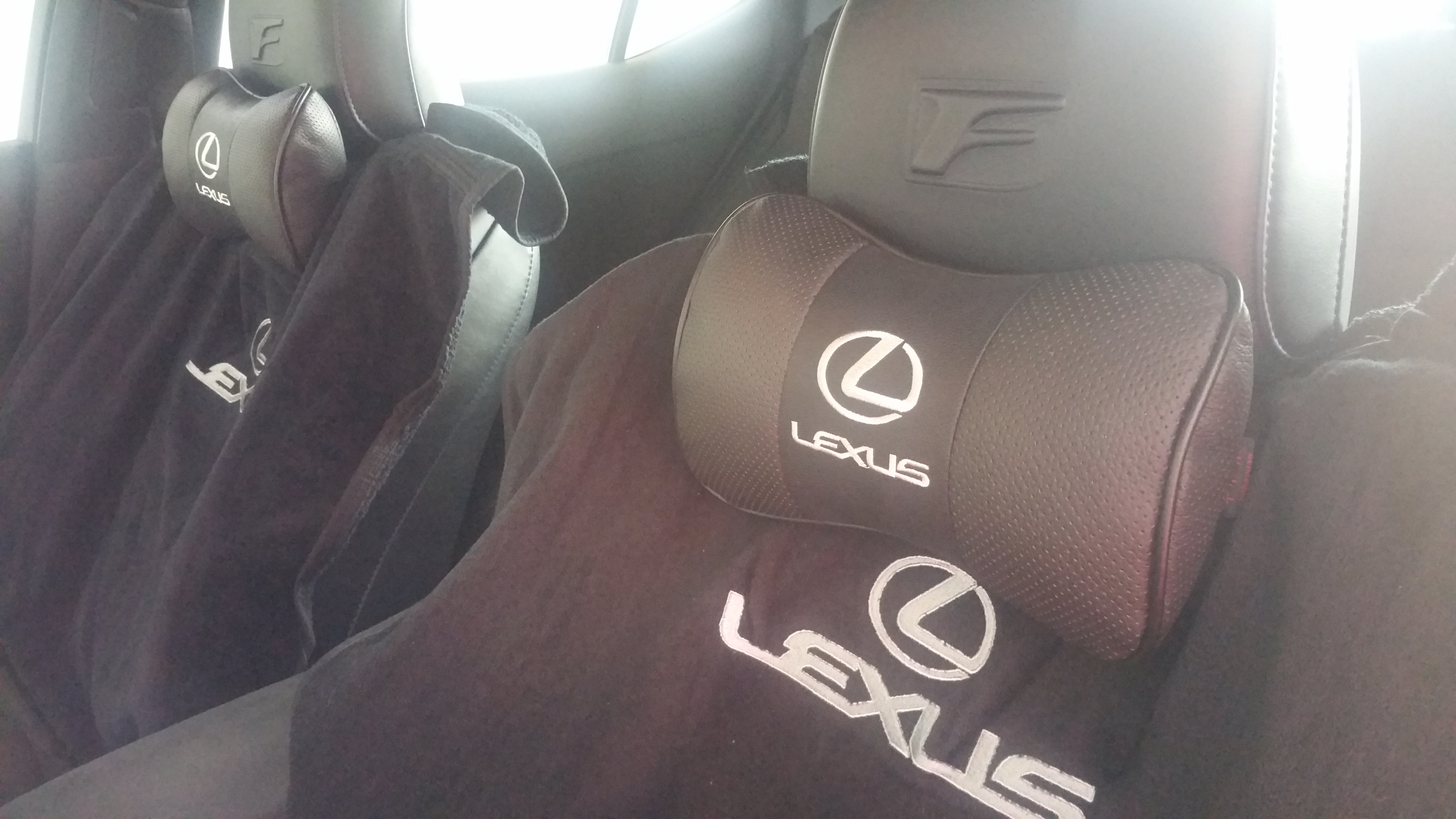 LA Front seats pillows ClubLexus Lexus Forum Discussion