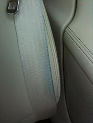 Jeans bleeding on seatbelts.-photo.jpg