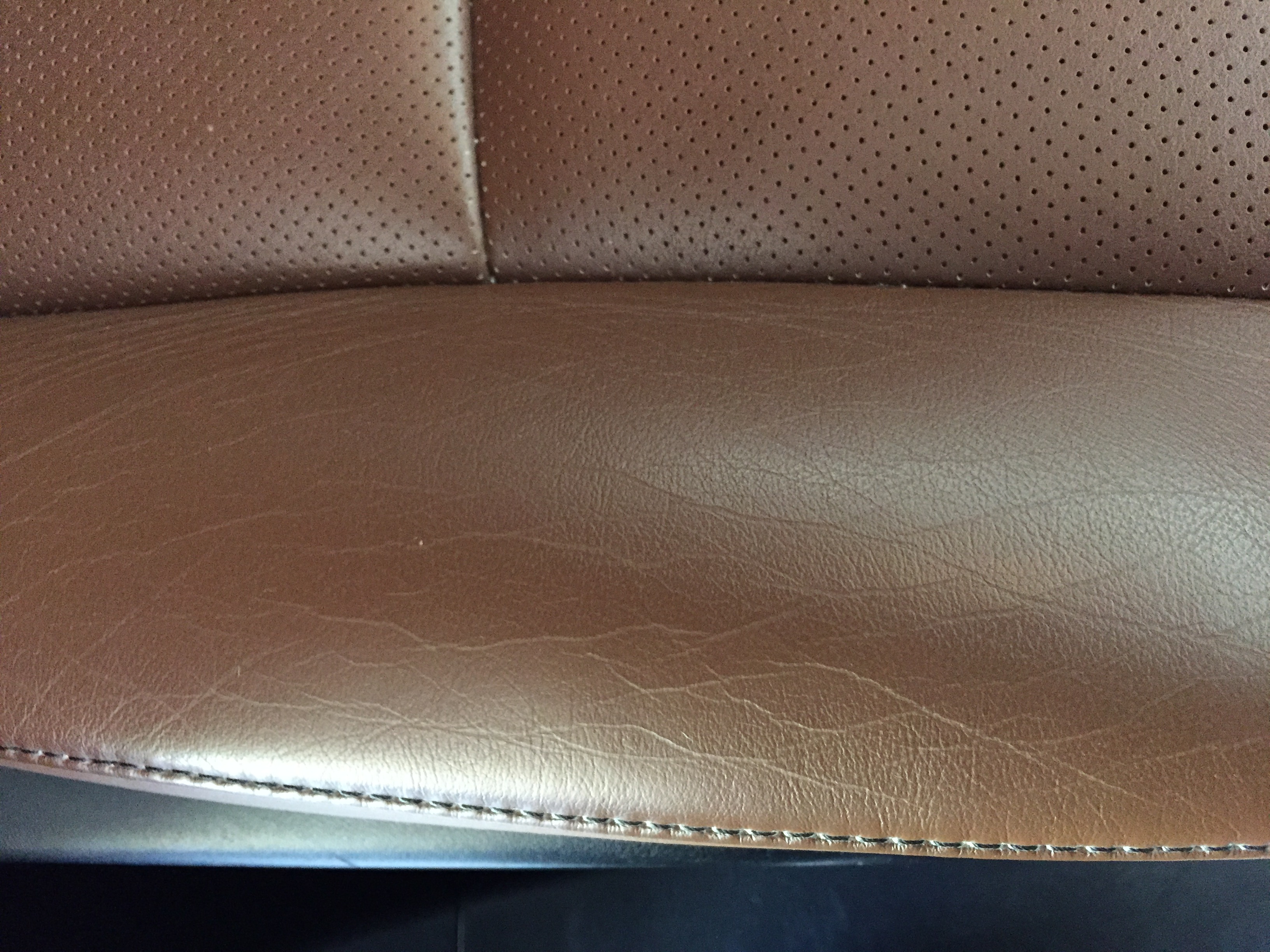Leather seat cracking on 2014 RX 350 - ClubLexus - Lexus Forum Discussion