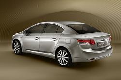 After comparing specs of the Civic Hybrid and Insight, the Insight makes little sense-2009-toyota-avensis.jpg