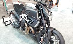 Pics from 2012 NYC Motorcycle show-2012-01-20-01.40.32.jpg