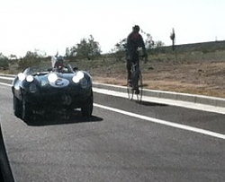 I8AMBR caught Jaguar's famous and rare 1950s D Type on the road !!!-image-3084871707.png