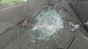 How Automotive Safety Glass Works-o4r2rjv.jpg