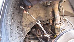 DIY: Sway Bar Bushings and Stabilizer Link Replacement-e32zau3.jpg