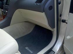 New ES 350 Aquamarine 08 owner-floormat1.jpg