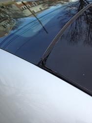 2007 ES350 UL edge of glass roof (moulding?) peeling-wz49.jpg