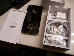 WTS: 32gb AT&amp;T Black iPhone 4 With Accessories-100_1805.jpg
