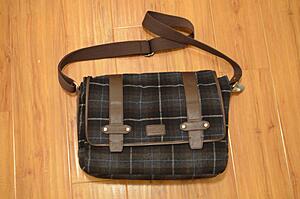 FS: Relic plaid flannel messenger cloth bag-sfryt.jpg