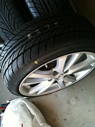 Need help on 18&quot; tire that looks weird-img_0300.jpg