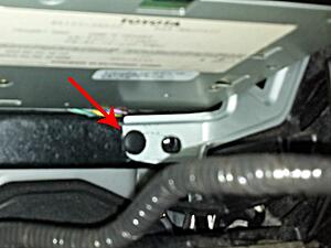 About to send my '99 GS 300 stereo head unit out for a mod. How do I remove it?-asvam.jpg