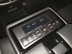 Rear seat audio controls-h80xxjw.jpg