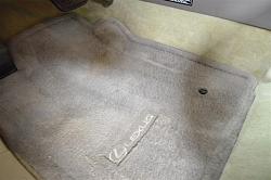 Anyone have grey OEM floormats in ivory interior?  Pics?-4570642069.jpg