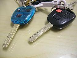 Lexus GX470 KEYS-blue-key.jpg