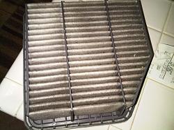 Does this airfilter look like it needs to be replaced?-img00035-20100717-1704.jpg