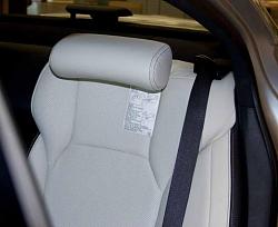 09 IS-F vs 2010 IS-F-10-headrest1.jpg