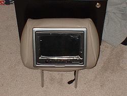 7' tv's in headrest-d.jpg