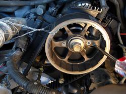 How to turn the camshaft pulley to match timing mark on the belt?-1.jpg