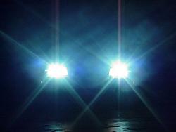 I have done it HID's with middle foglights still on.-mvc-124f.jpg