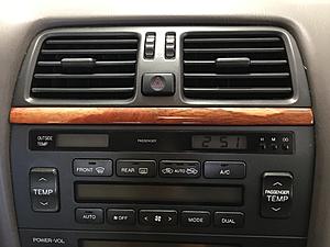 1999 LS400 dash trim panel below AC vents-001.jpg