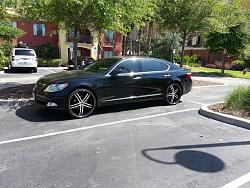 My LS sitting on 24's fixing to under go series mods this weekend :)-20140412_112742.jpg