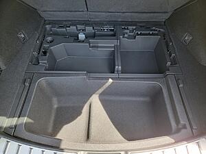 Spare tire for 350-trunk1.jpg