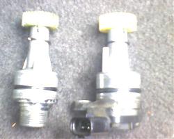 R154 plugs - speedo, reverse, rear speed sensor-i-see066.jpg