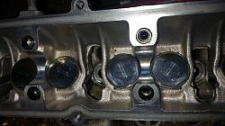 Cylinder head different - oil tubes?-20160921_143302.jpg