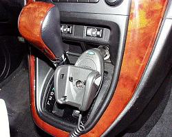 Nokia 3360 mouted next to gear shift...-pa110009.jpg