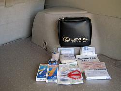 Used 2007 RX350-first-aid-kit.jpg