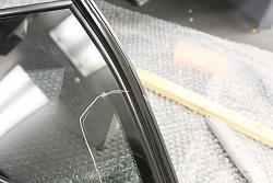 Rear quarter window exterior molding fell off RX330-qtrwinrep-8029.jpg