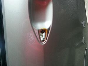 2009 - RX350 Rusted bolt on door handle-97iat5t.jpg