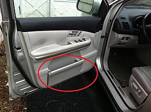 How do I remove the door pocket?-hcuqy.jpg