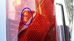 2013 RX350 condensation in tail lights-20140120_161957_7.jpg