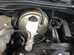 Need help in identifying aftermarket master cylinder/brake booster (pics incl)-2lvcdud.jpg