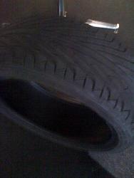 225-40-18 Triangle Tire (1 available only)-photo.jpg