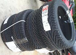 18&quot; Michelin Pilot Sport A/S-tire2.jpg