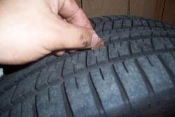 2004-05 L430 polished 18&quot; with tires-tread-.jpg