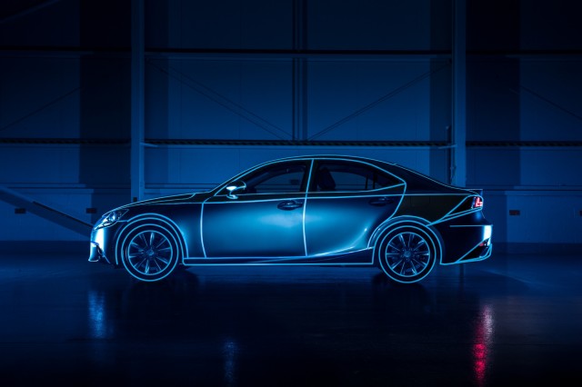 Lexus IS-glow