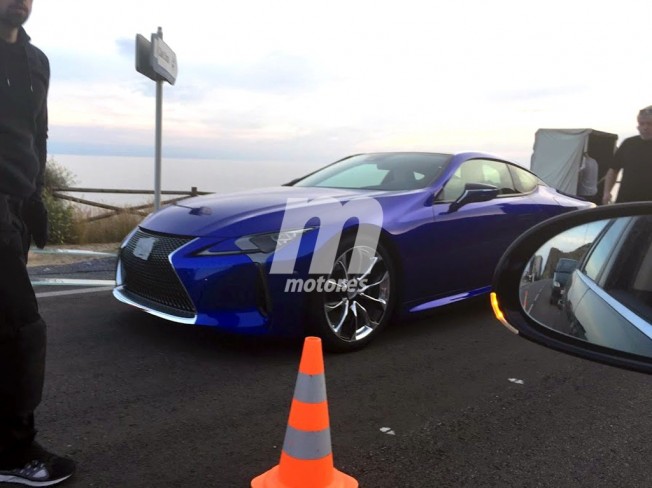 blue-lexus-lc-500-spotted-while-out-filming-for-a-commercial-in-spain-104247_1