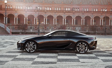 'Car and Driver' Loves the Lexus LC500