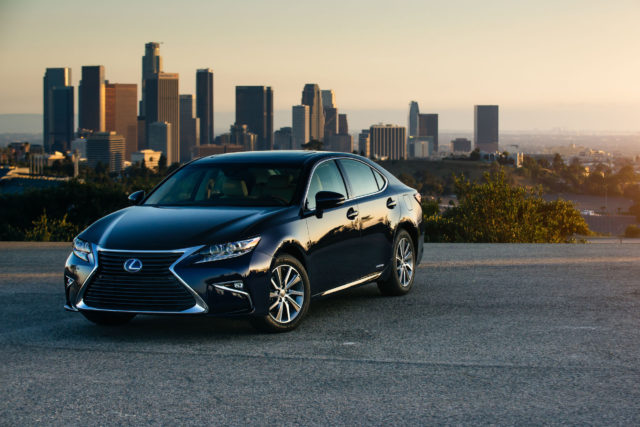 2016 Lexus ES300h