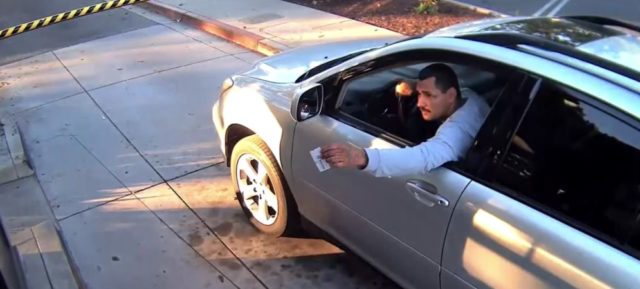 Dumb Thief Steals Lexus, Has No Cash to Leave Lot