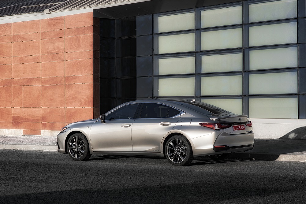 Lexus ES Hybrid Confirmed ‘Outstanding’ in German Ecotest