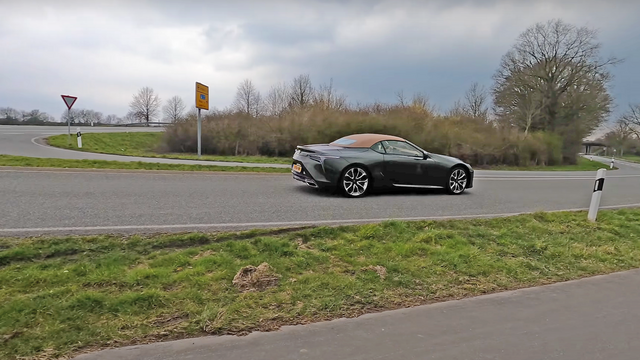 Lexus LC 500 Sounds Glorious on the Autobahn