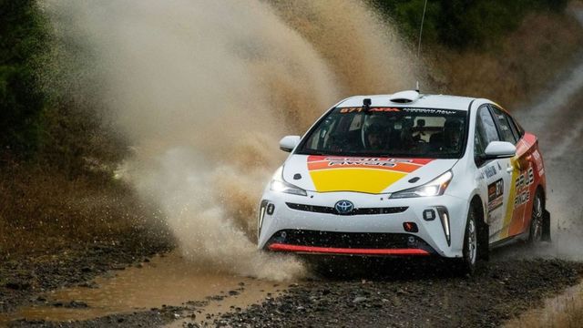 Toyota Engineers Create AWD Prius Rally Car