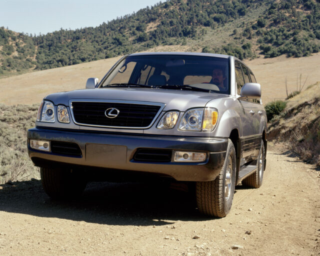 2003 Lexus LX