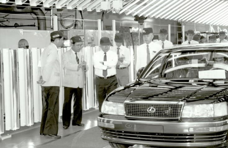 Schoichiro Toyoda in the Lexus LS 400 production line