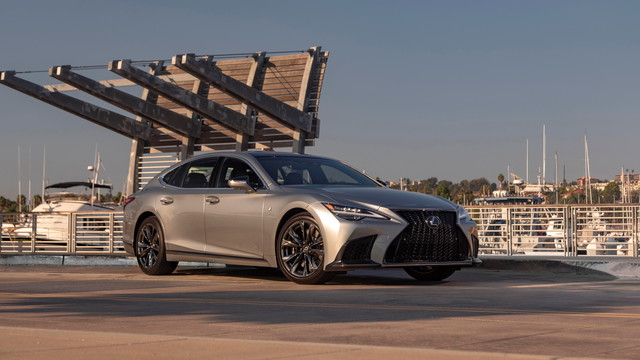 Lexus LS500 vs. Genesis G90: Which Luxury Sedan Wins?